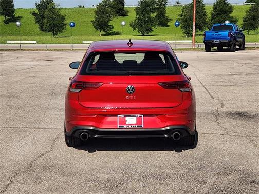 2022 Volkswagen Golf GTI 2.0T SE DSG