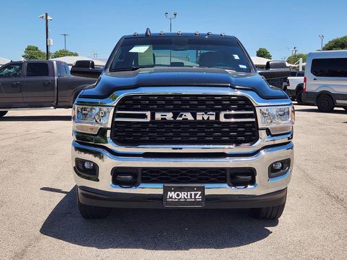 Diamond Black Crystal Pearlcoat 2022 RAM 2500 Lone Star Crew Cab 4x4 6'4' Box