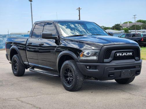 Diamond Black Crystal Pearlcoat 2022 RAM 1500 Classic Warlock Quad Cab 4x4 6'4' Box
