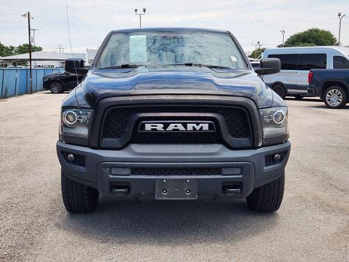 Diamond Black Crystal Pearlcoat 2022 RAM 1500 Classic Warlock Quad Cab 4x4 6'4' Box