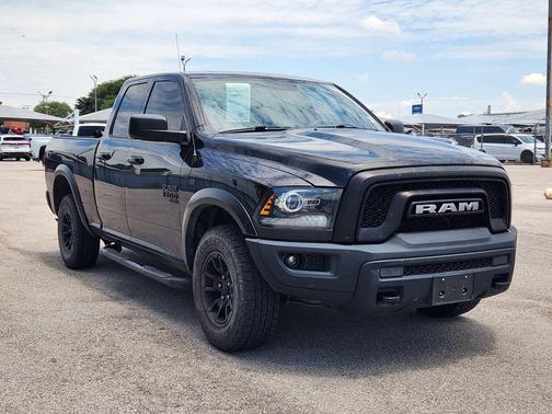 Diamond Black Crystal Pearlcoat 2022 RAM 1500 Classic Warlock Quad Cab 4x4 6'4' Box