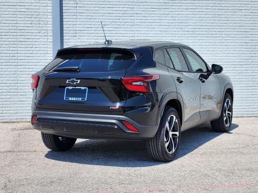 Mosaic Black Metallic 2026 Chevrolet Trax FWD 1RS