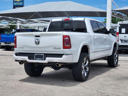 Ivory White Tri-Coat Pearlcoat 2023 RAM 1500 Limited
