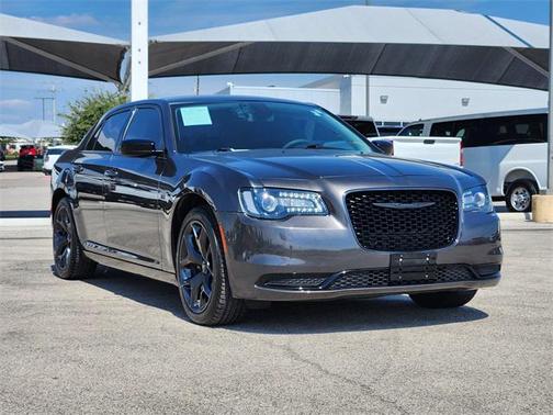 2023 Chrysler 300 Touring