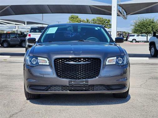 2023 Chrysler 300 Touring