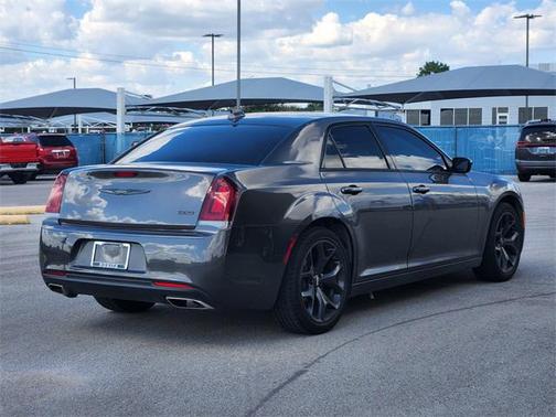 2023 Chrysler 300 Touring