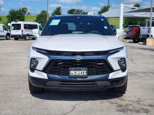 Iridescent Pearl Tricoat 2025 Chevrolet Blazer RS