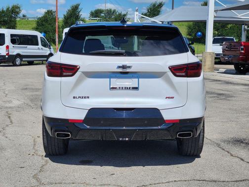 Iridescent Pearl Tricoat 2025 Chevrolet Blazer RS