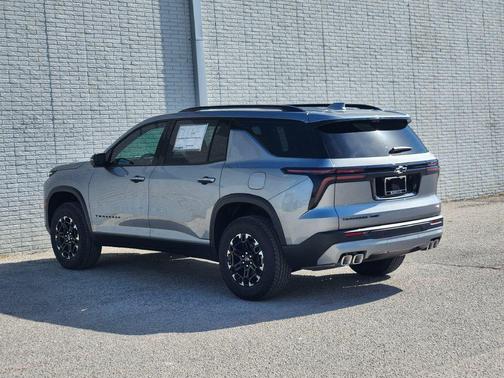 Sterling Gray Metallic 2027 Chevrolet Traverse AWD Z71
