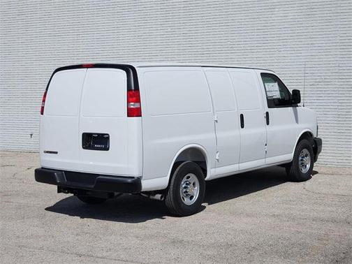 2025 Chevrolet Express 2500 RWD 2500 Regular Wheelbase WT