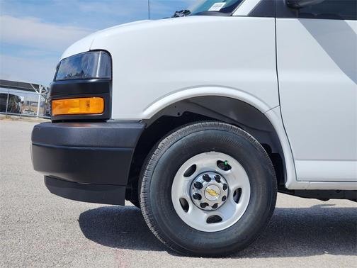 2025 Chevrolet Express 2500 RWD 2500 Regular Wheelbase WT