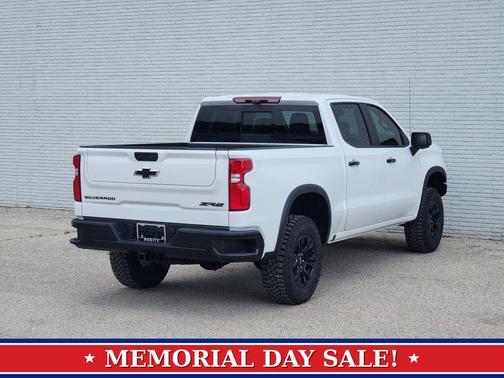 Summit White 2026 Chevrolet Silverado 1500 ZR2