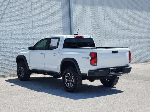 Summit White 2026 Chevrolet Colorado ZR2