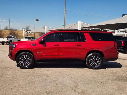 2024 GMC Yukon XL 4WD AT4