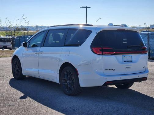 2021 Chrysler Pacifica Touring AWD