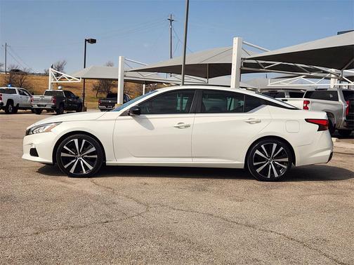 2021 Nissan Altima SR FWD