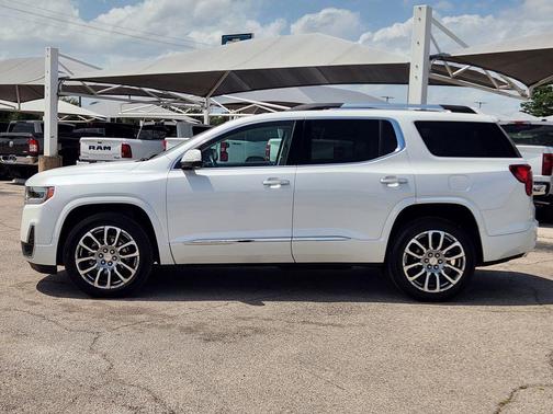 White Frost Tricoat 2022 GMC Acadia Denali