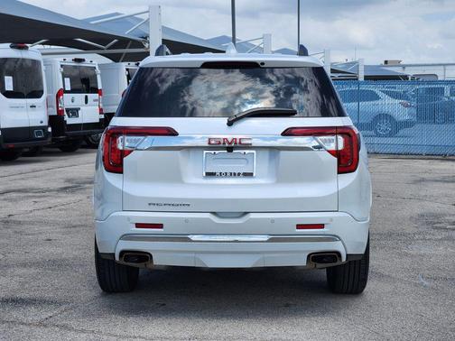 White Frost Tricoat 2022 GMC Acadia Denali