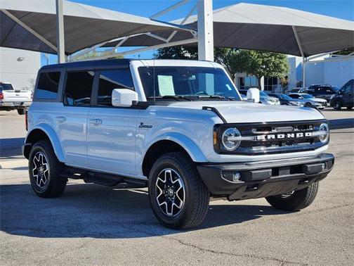 2024 Ford Bronco Outer Banks