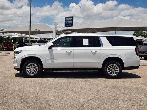 2023 Chevrolet Suburban LT