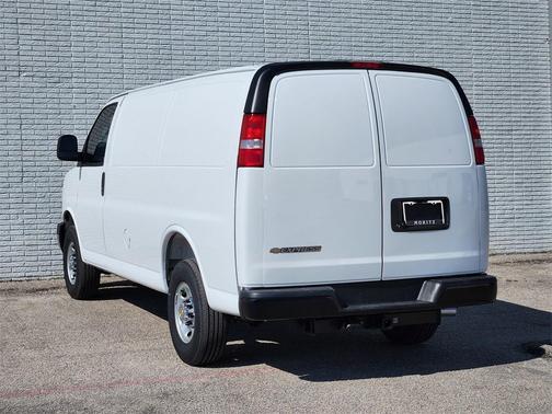 2025 Chevrolet Express 2500 RWD 2500 Regular Wheelbase WT