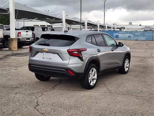 2025 Chevrolet Trax LS