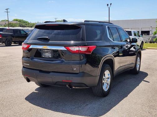 Mosaic Black Metallic 2019 Chevrolet Traverse LT Leather