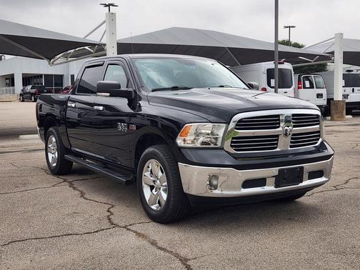 Brilliant Black Crystal Pearlcoat 2017 RAM 1500 Lone Star