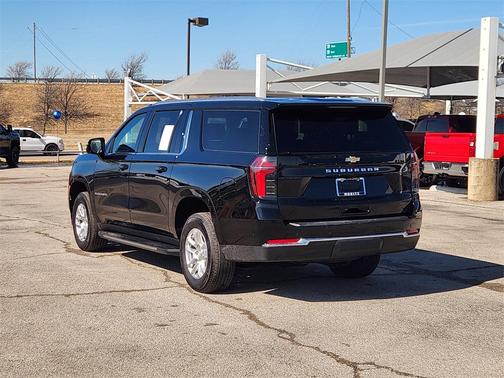 2025 Chevrolet Suburban LS