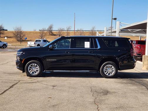 2025 Chevrolet Suburban LS