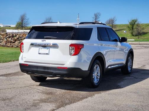 STAR WHITE MET TRI-COAT 2024 Ford Explorer XLT