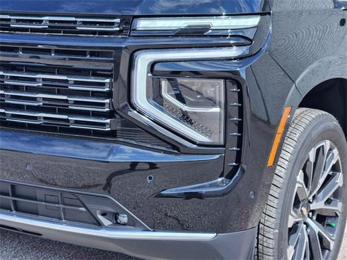 2025 Chevrolet Suburban 4WD High Country