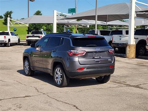 2022 Jeep Compass Latitude Lux