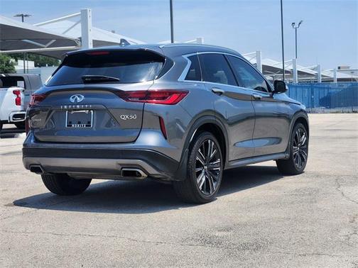 2022 INFINITI QX50 LUXE