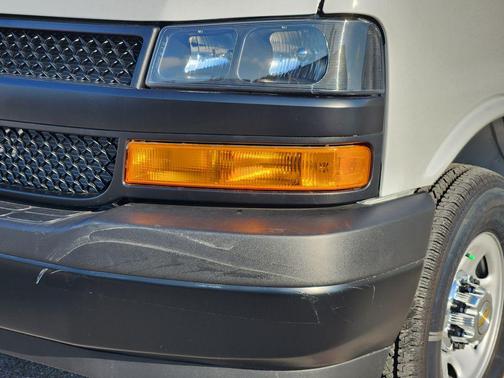 Summit White 2025 Chevrolet Express 2500 Work Van