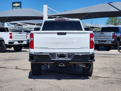 Summit White 2025 Chevrolet Silverado 2500 Custom