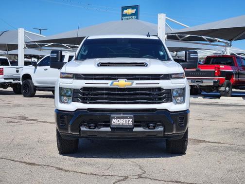 Summit White 2025 Chevrolet Silverado 2500 Custom