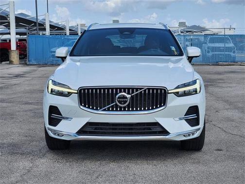 2023 Volvo XC60 B5 Plus Bright Theme