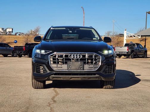 Mythos Black Metallic 2022 Audi Q8 55 Premium Plus