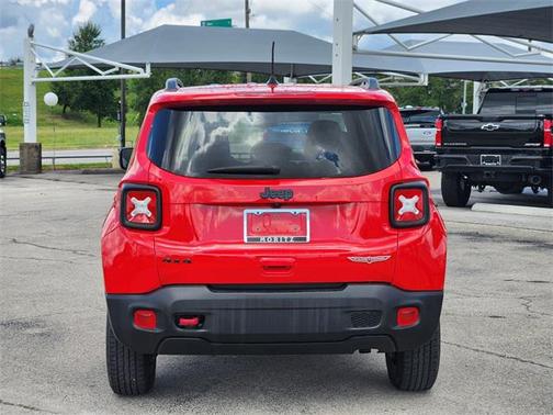 2023 Jeep Renegade Trailhawk