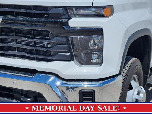 Summit White 2026 Chevrolet Silverado 3500 WT