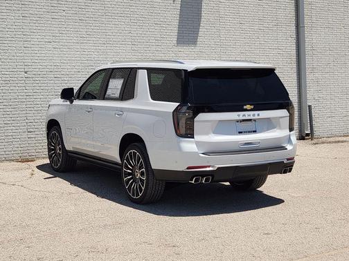 Polar White Tricoat 2026 Chevrolet Tahoe 4WD High Country