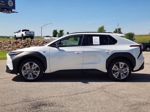 Cosmic White Pearl 2025 Subaru Solterra Limited