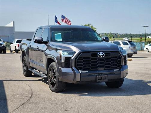 2022 Toyota Tundra SR5