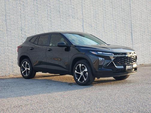 Mosaic Black Metallic 2026 Chevrolet Trax FWD 1RS