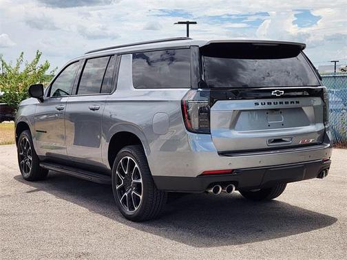 2025 Chevrolet Suburban RST
