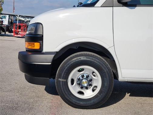 2025 Chevrolet Express 2500 RWD 2500 Regular Wheelbase WT