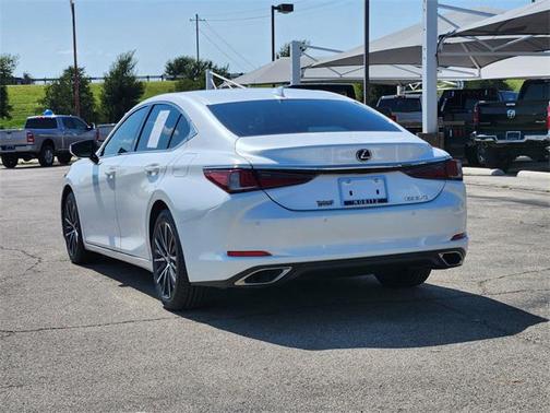 2022 Lexus ES 350 Base
