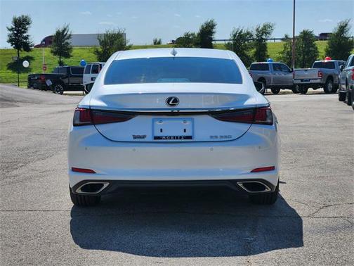 2022 Lexus ES 350 Base