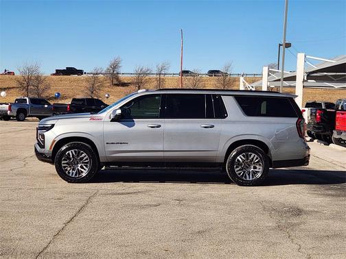 2025 Chevrolet Suburban 4WD Z71
